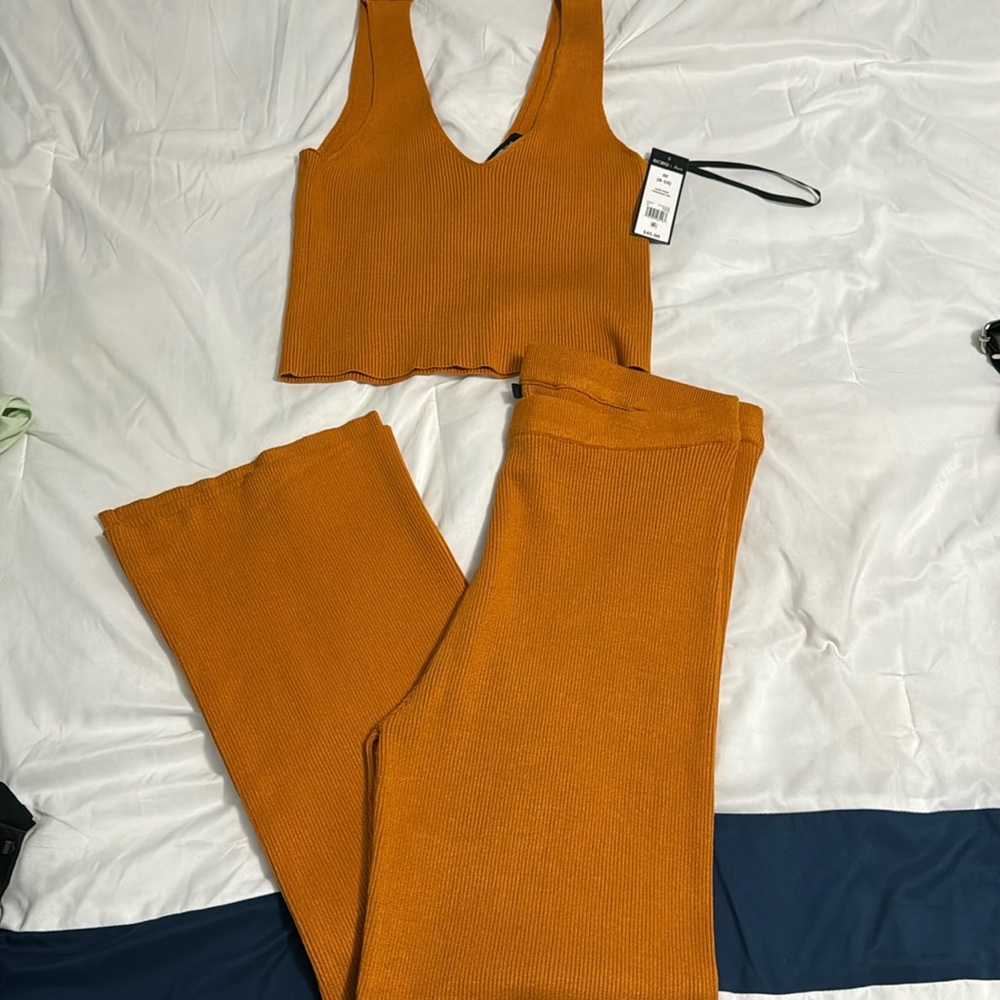 BCBG Paris 2 Piece Set Top M Pants L